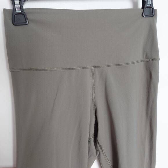 EVERLANE ReNew Perform Legging in Lichen Green Size M - Picture 4 of 10